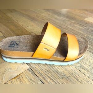 REEF Cushion Vista Hi